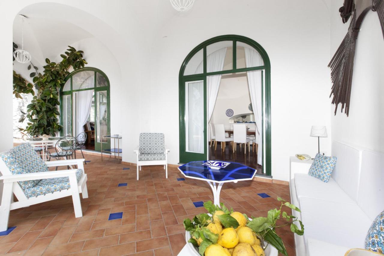 Amore Rentals - Villa Lo Scoglio Positano Exteriör bild