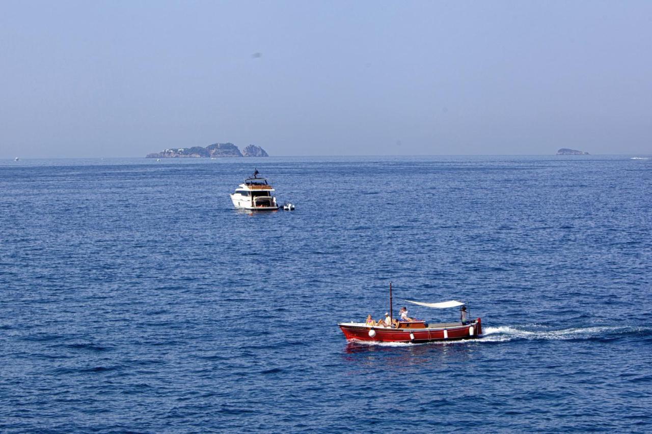 Amore Rentals - Villa Lo Scoglio Positano Exteriör bild