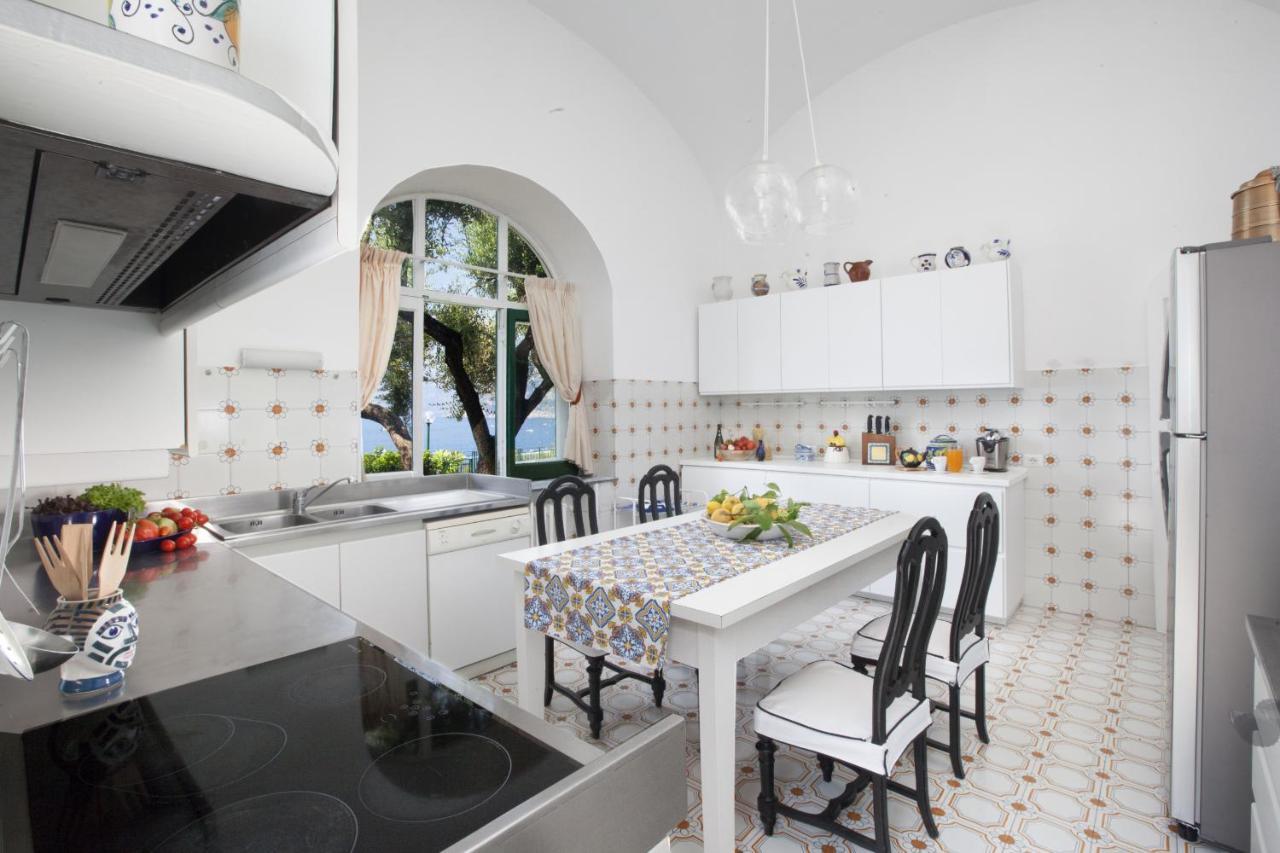 Amore Rentals - Villa Lo Scoglio Positano Exteriör bild