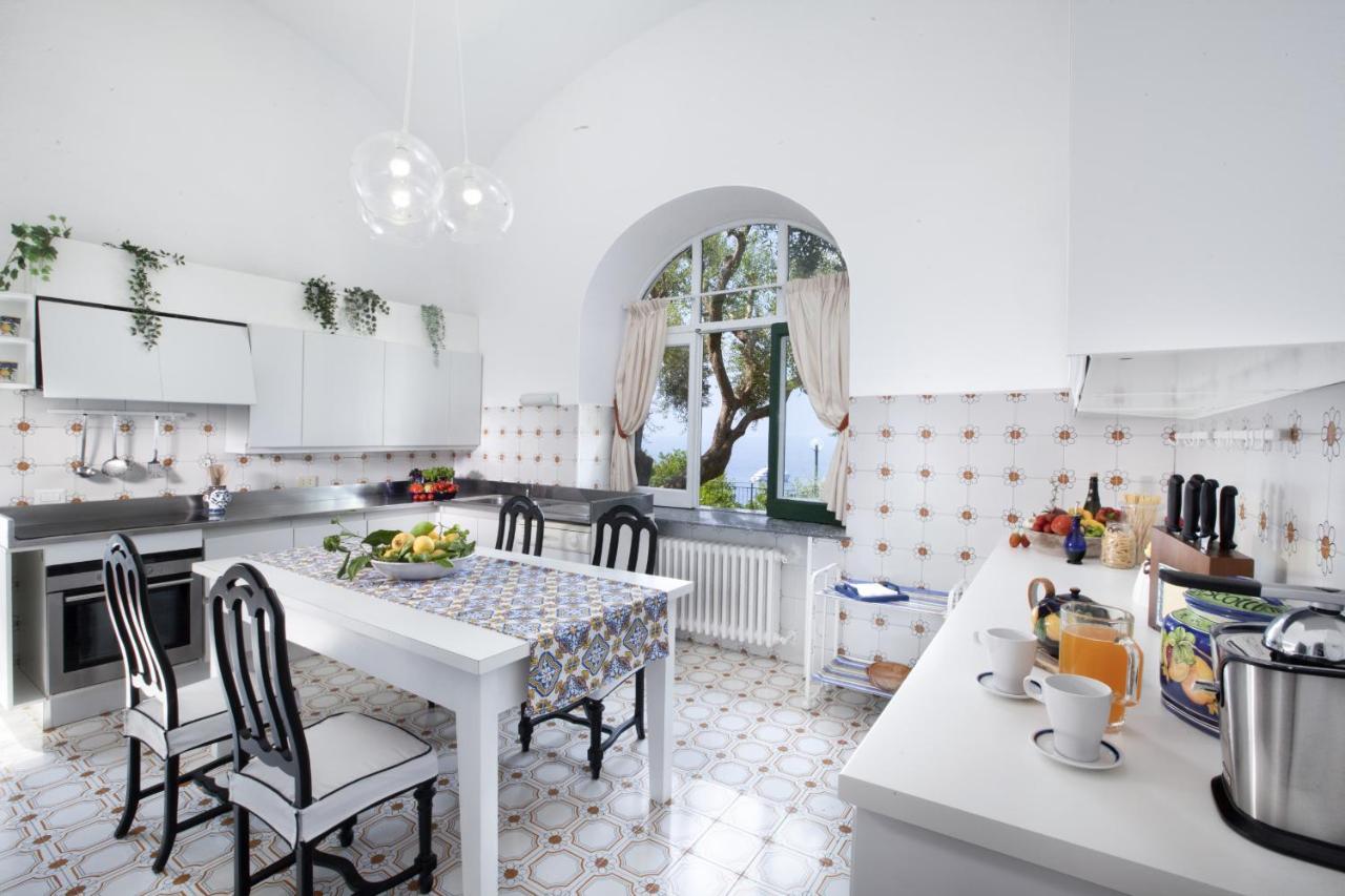 Amore Rentals - Villa Lo Scoglio Positano Exteriör bild